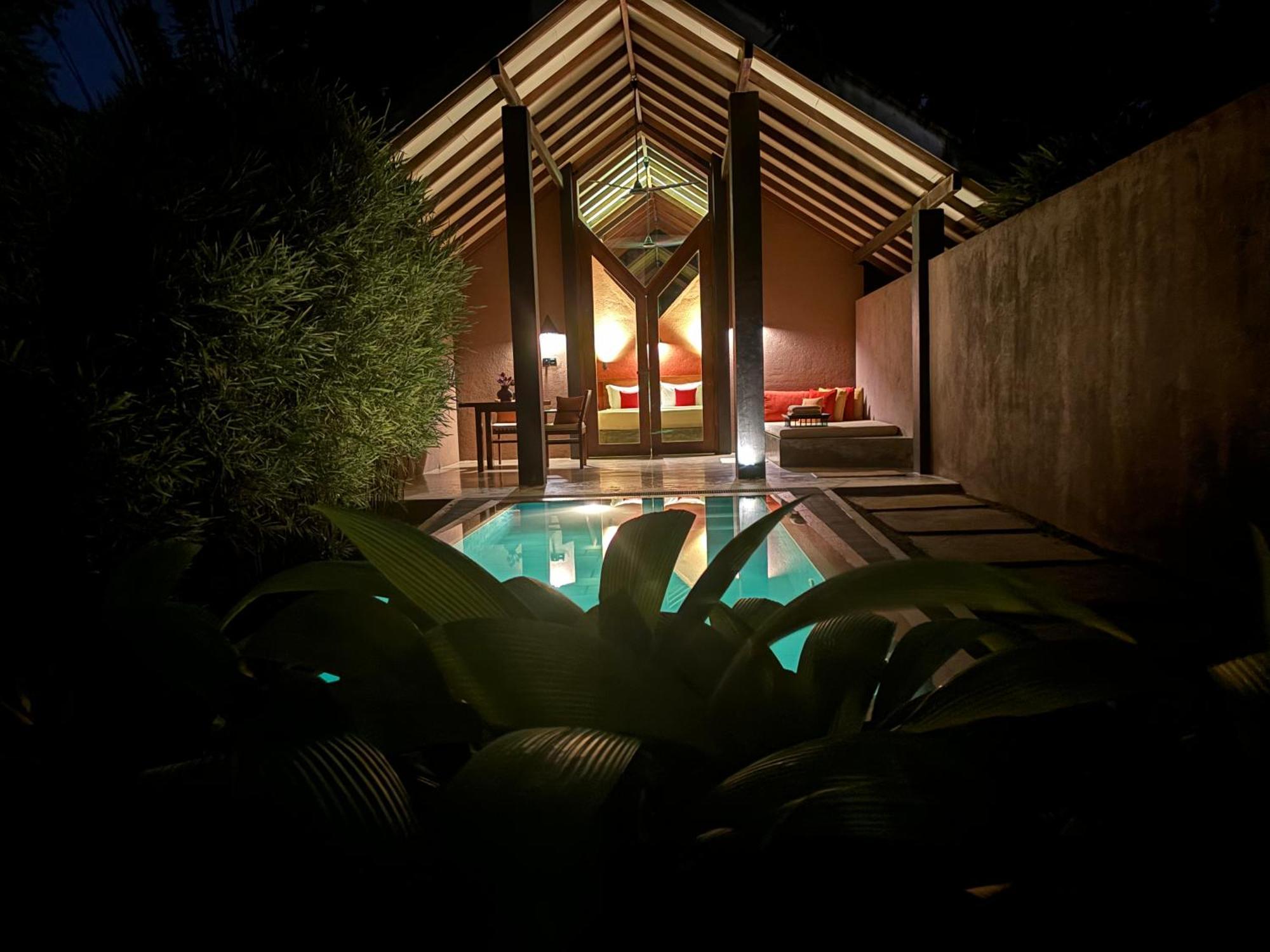 Nisala Villas Хиккадува Экстерьер фото