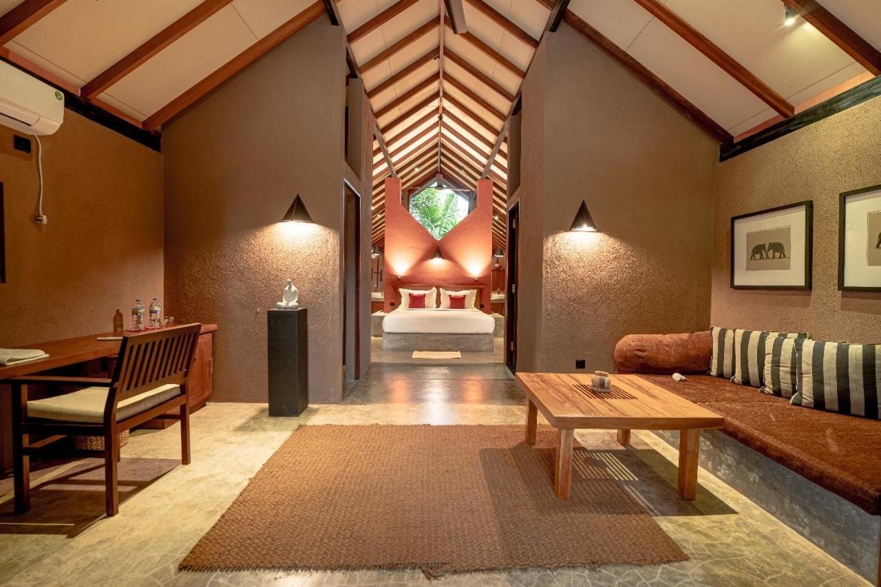 Nisala Villas Хиккадува Экстерьер фото