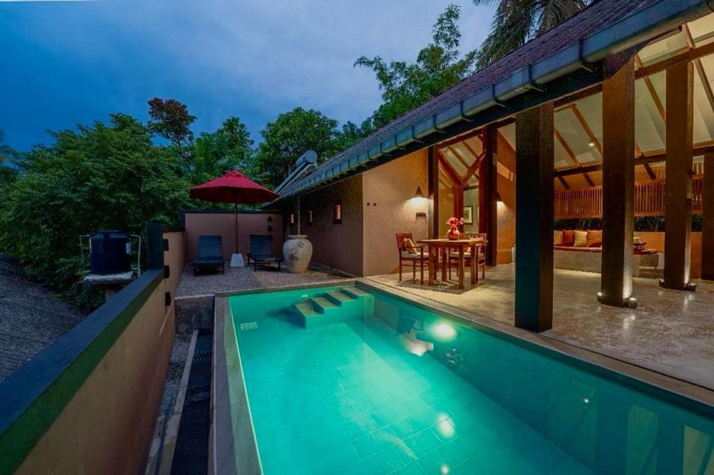 Nisala Villas Хиккадува Экстерьер фото
