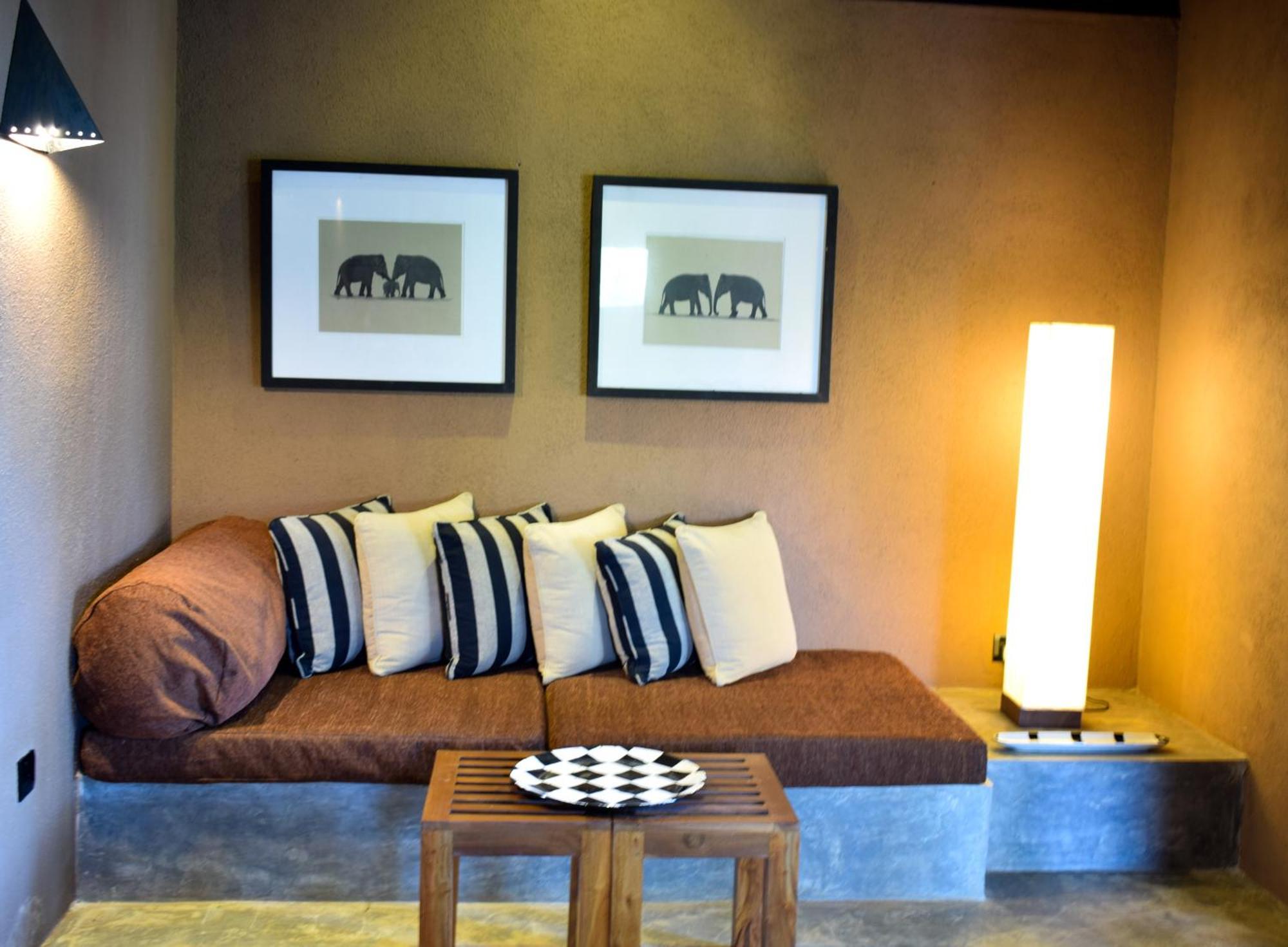 Nisala Villas Хиккадува Экстерьер фото